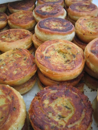 aloo patra: 