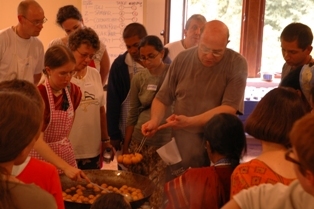 cooking gulab jamuns: 